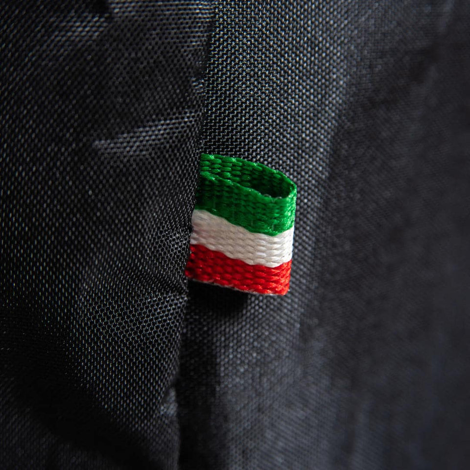 Pizza Oven Cover Alfa Forni close up of Italian flag