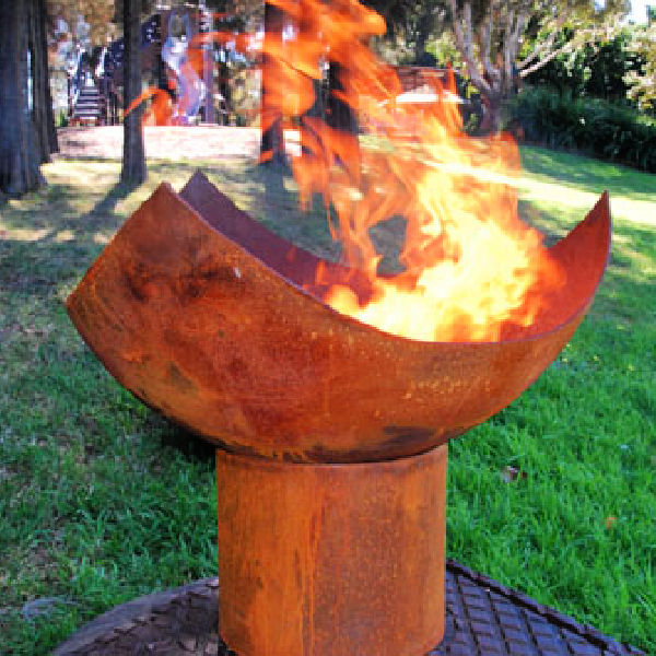 Outdoor Fire Pit | The Holy Grail | Cast Iron & Stainless Steel